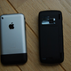 Illustration for article titled Sizemodo: LG Voyager vs Apple iPhone